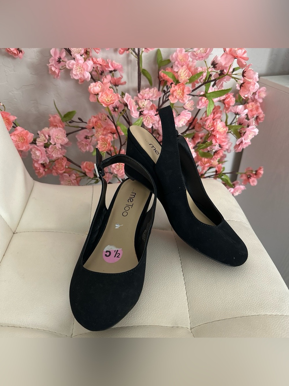 me too Black Suede Slingback Pumps
